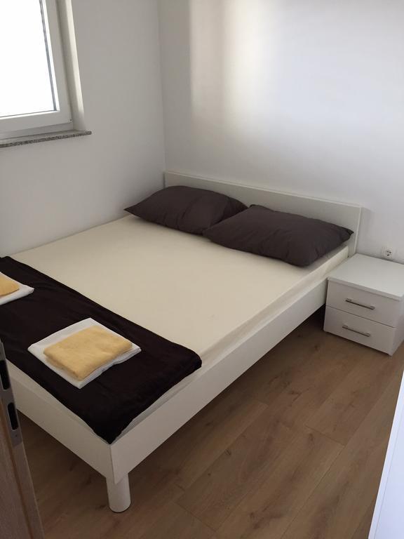 Apartamento House With Sea View Drage Exterior foto