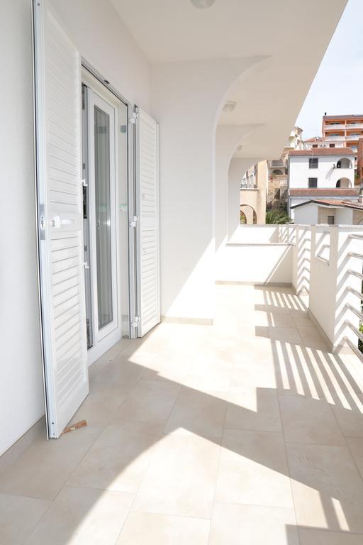 Apartamento House With Sea View Drage Exterior foto