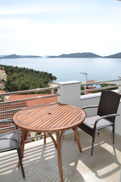 Apartamento House With Sea View Drage Exterior foto